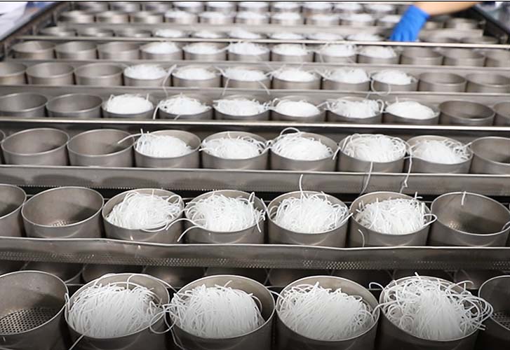幼型酸辣粉加工厂选择自动化出产线的考量成分