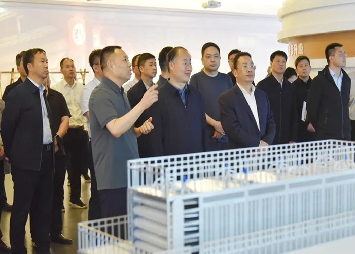 产业联动谋发展：襄城调查团赴J9集团国际站调研
