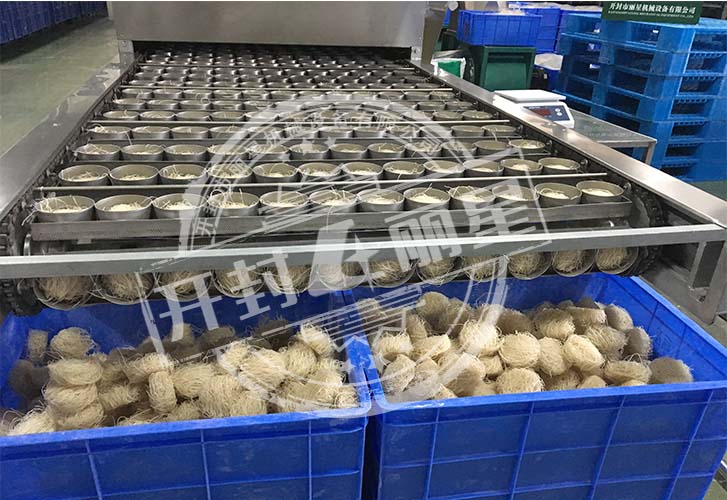 什么样的速食粉丝设备一天能做 10 万块酸辣粉饼？